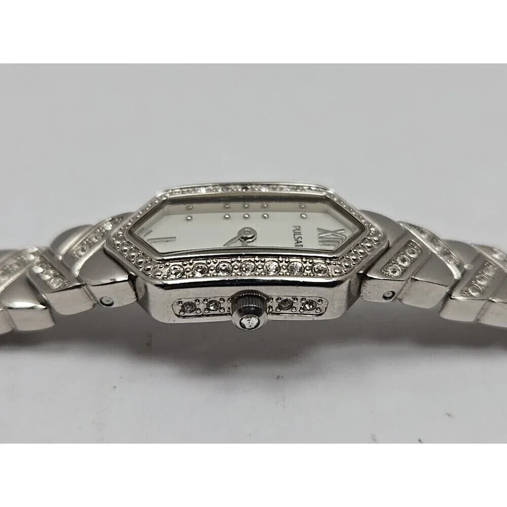 Pulsar 1N00 X204 Ladies Hexagon Crystal Accent MOP Dial Quartz Watch New Battery